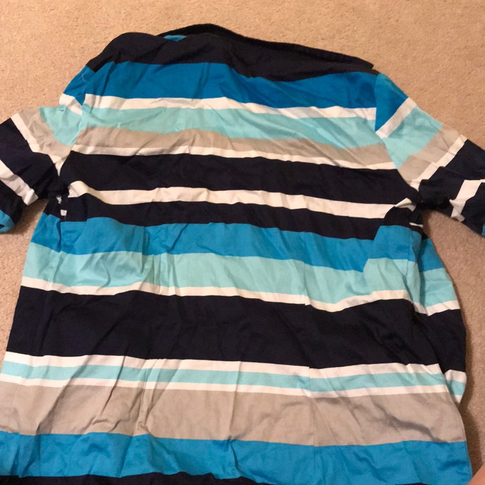 Button down - Picture 2 of 2